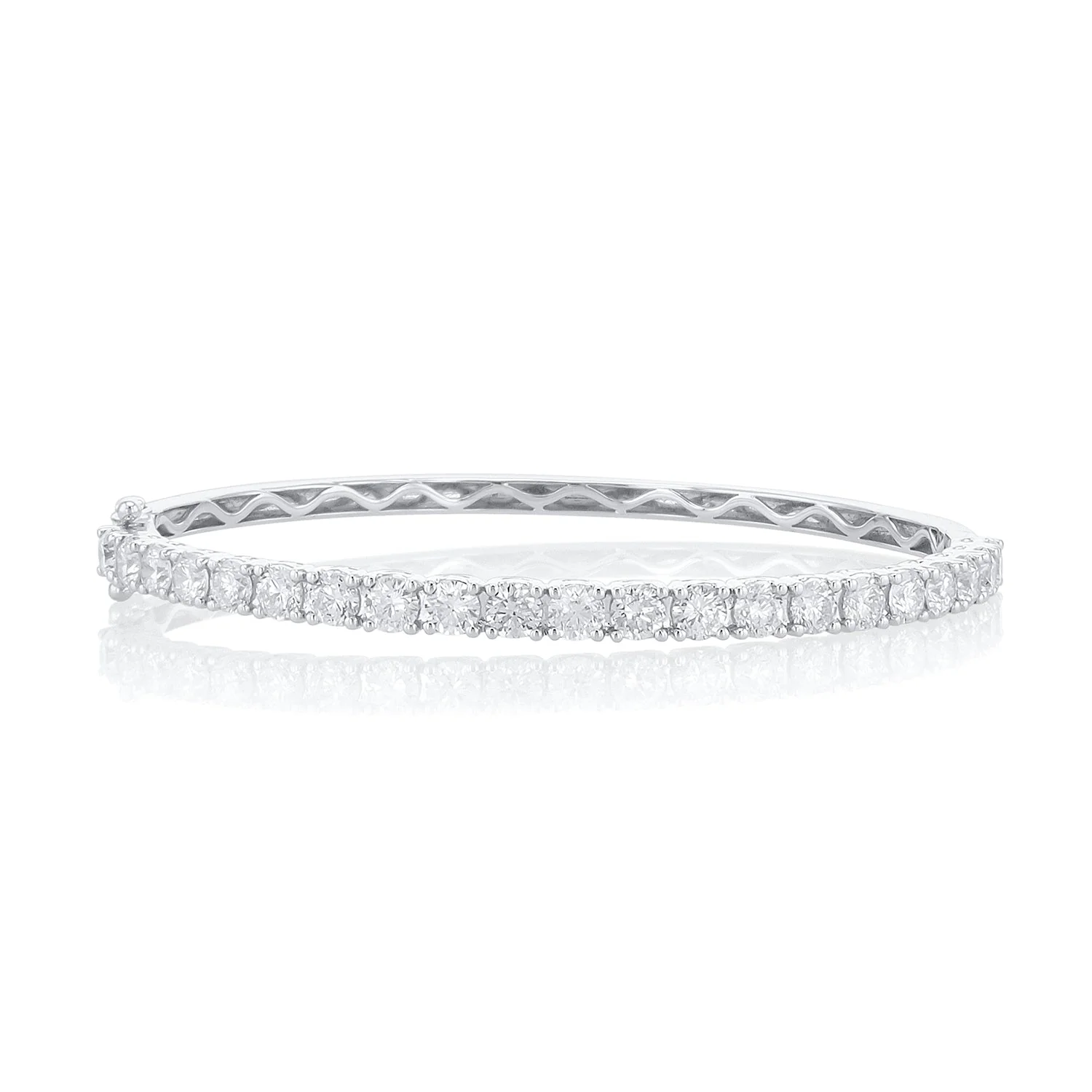3.90 Carats Natural Diamond Bangle