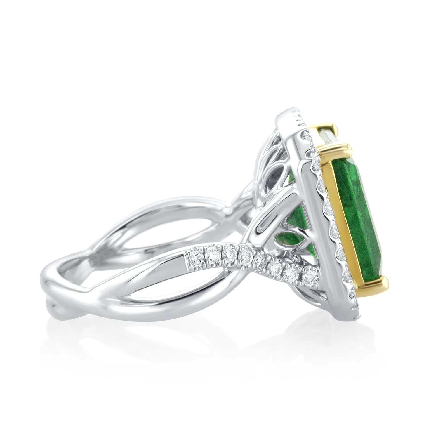 6.60 Carat Natural Emerald & Diamond Halo Ring in 18K White & Yellow Gold - Image 3