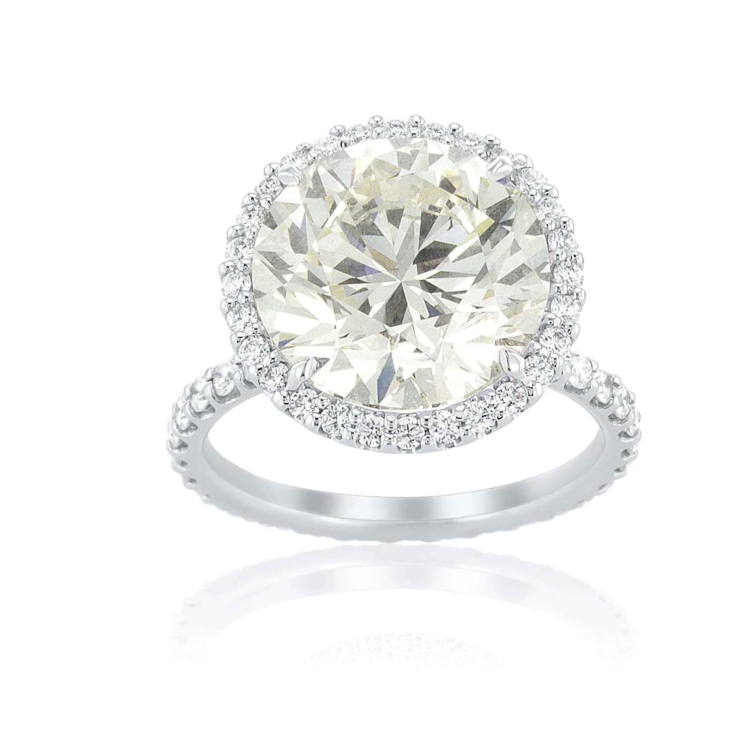 7.00 Carat Round Diamond Halo Ring GIA Certified set in Platinum - Image 2
