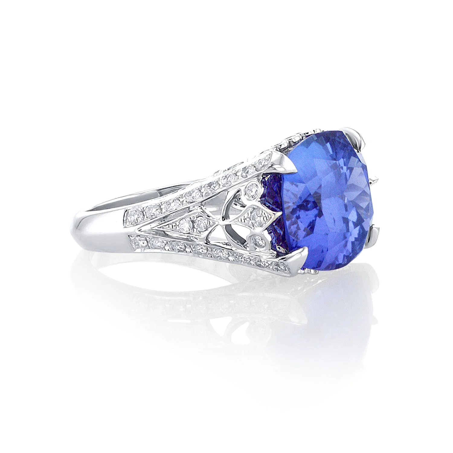 9.88 Carat Tanzanite Gemstone and Diamond Ring set in 18K White Gold - Image 2